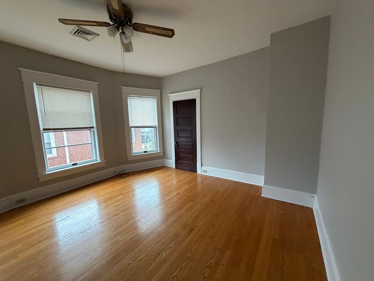 2216/2218 Memorial Ave SW - Photo 4 of 12