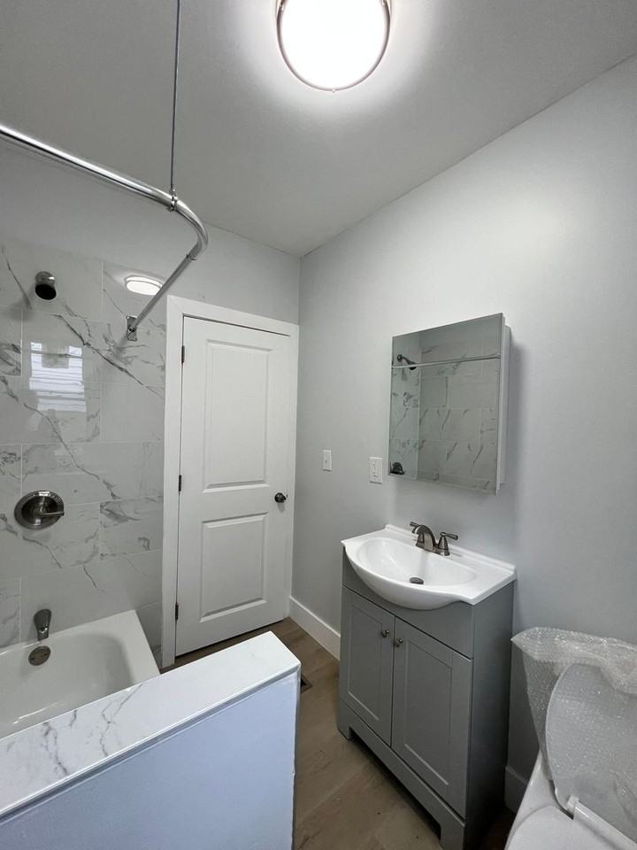 2619 Dickinson St - Photo 4 of 10