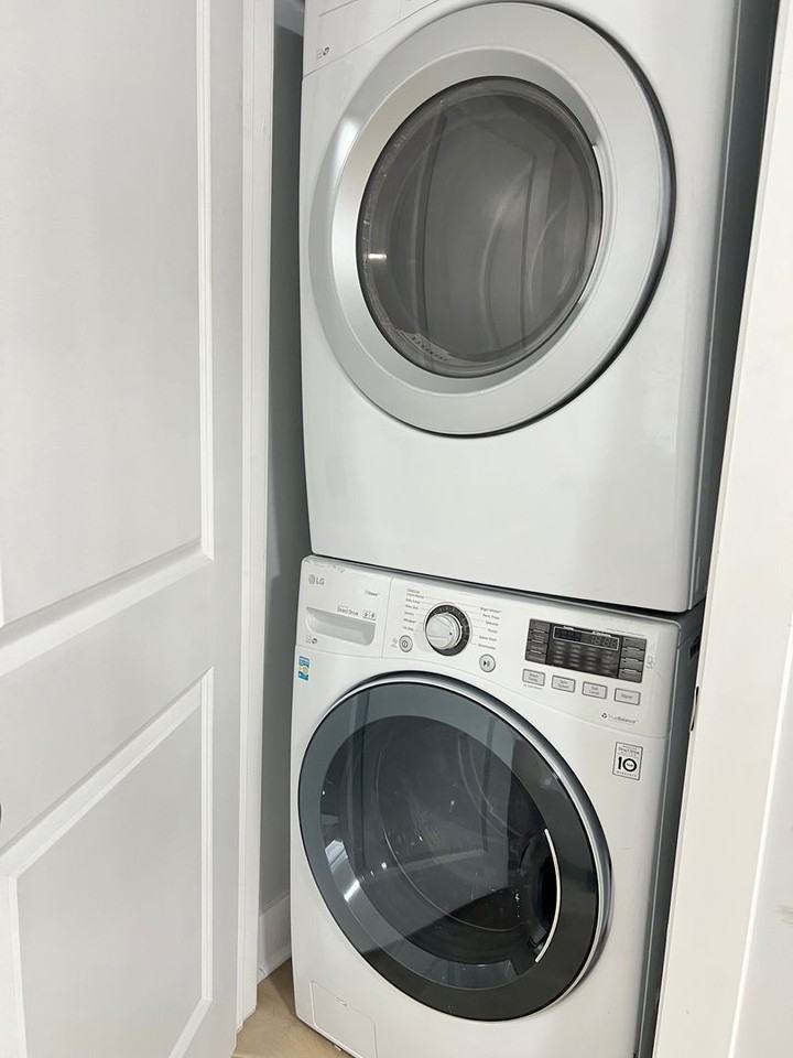 2619 Dickinson St - Photo 6 of 10