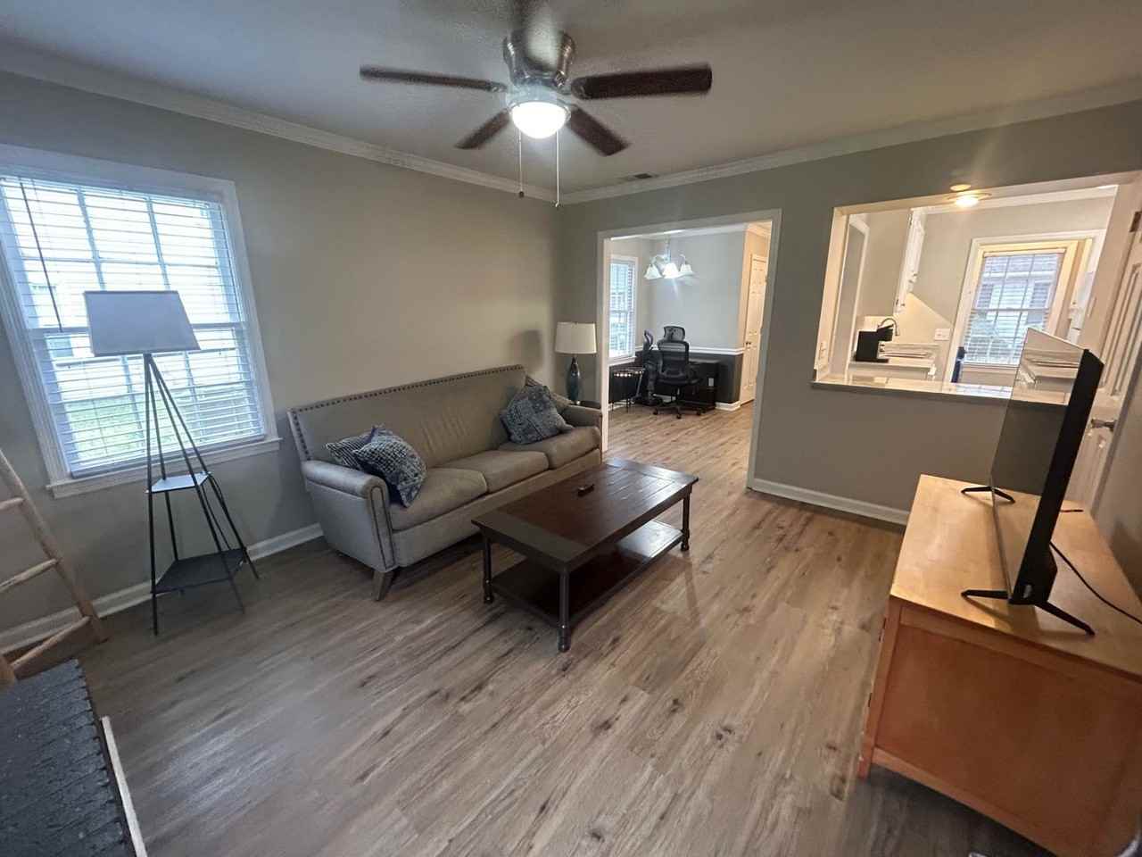 33 Old Clayton Ct - Photo 3 of 17