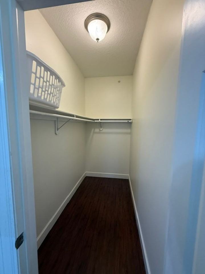 135 E Prairie Ave - Photo 7 of 9