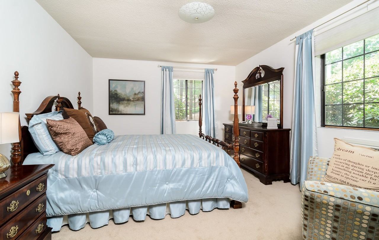 Putnam Village - Photo 6 of 10