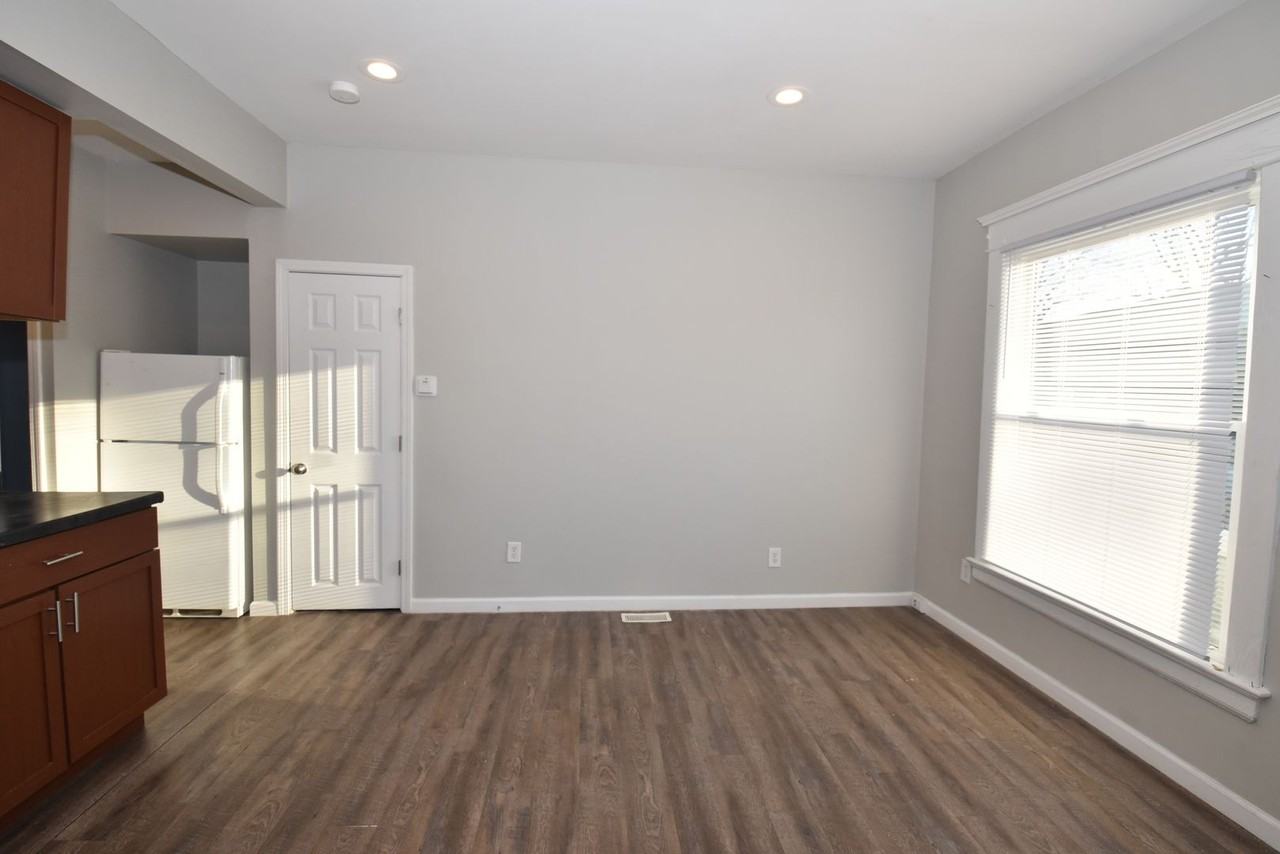 111 S West St - Photo 6 of 13