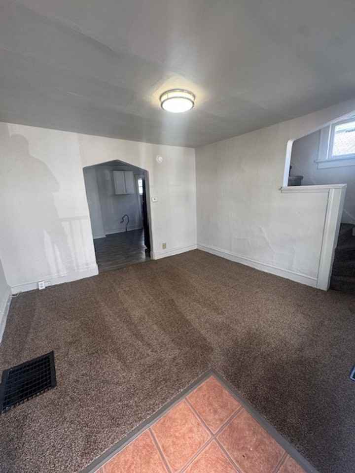 311 W Williams St - Photo 2 of 7