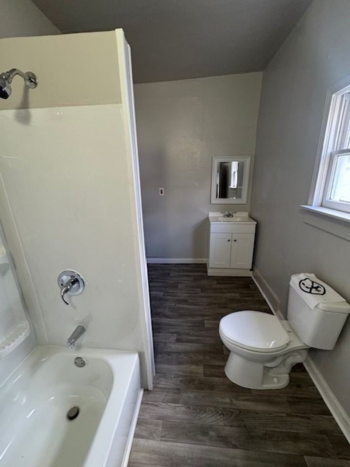 311 W Williams St - Photo 7 of 7