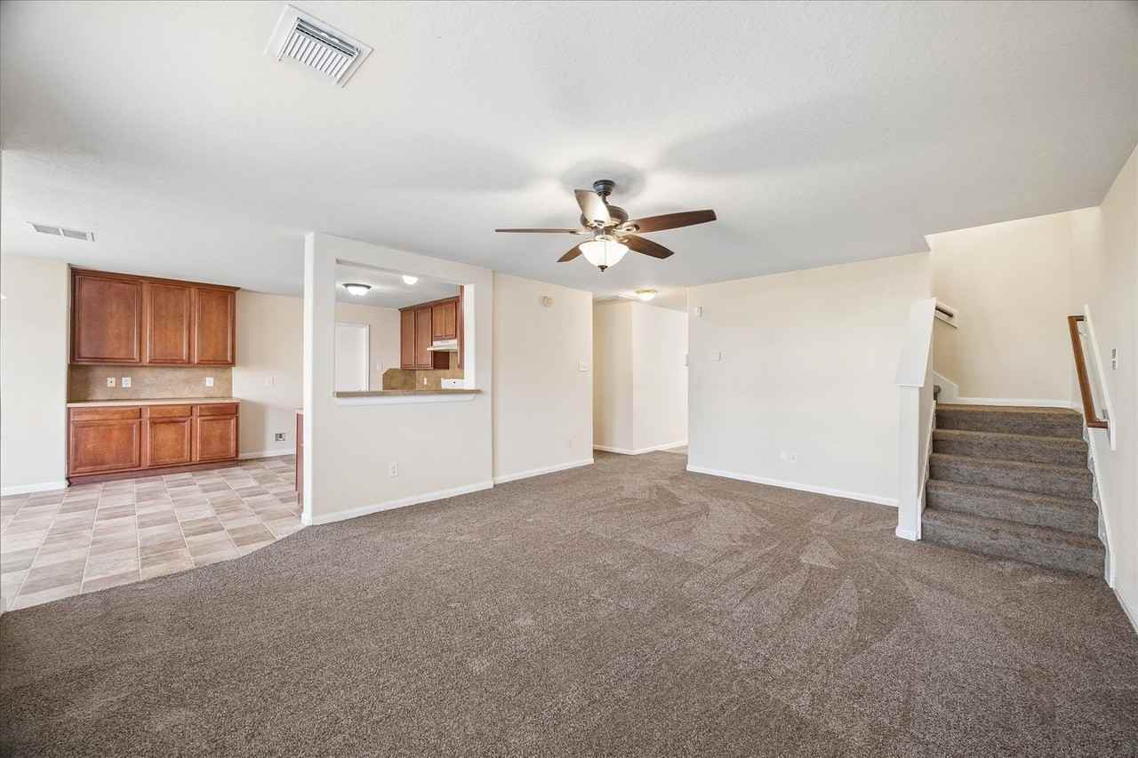 20218 Stonegrove Ct - Photo 7 of 23