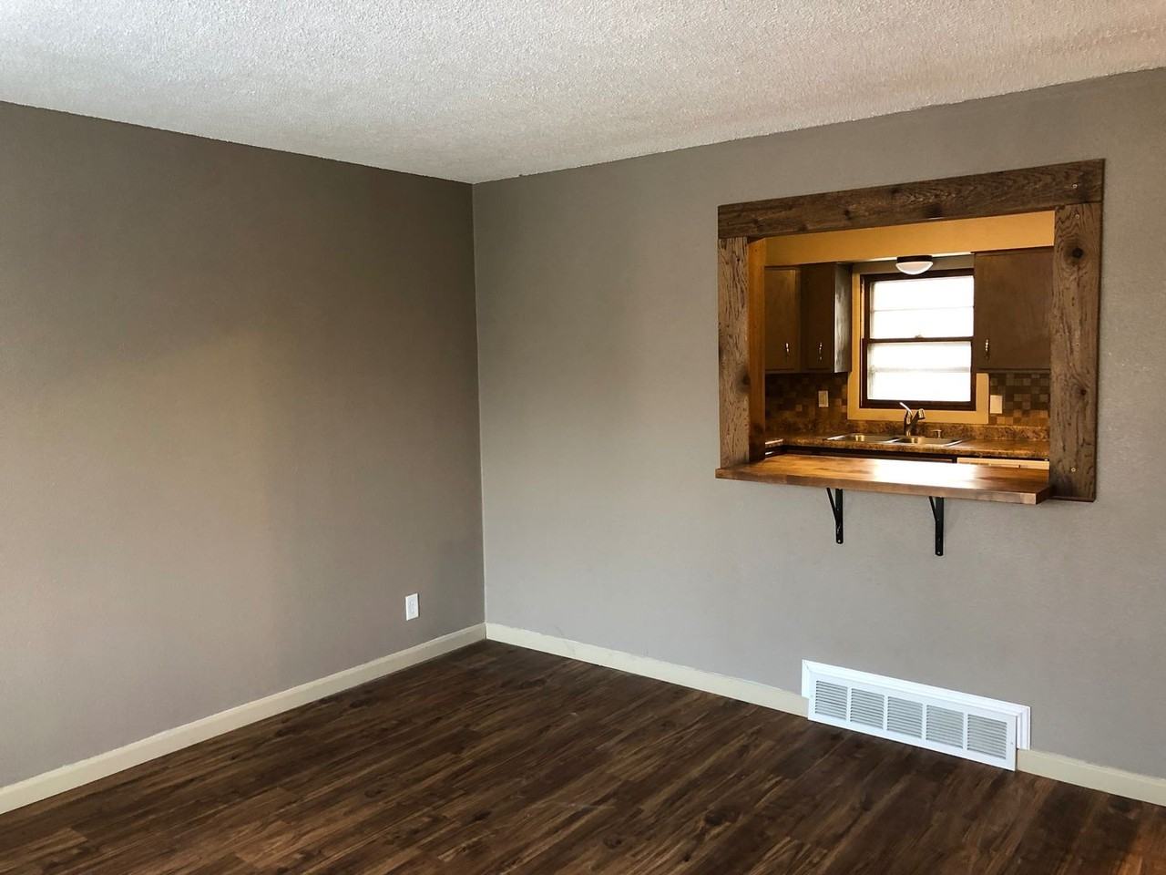 328 E 12th Ave - Photo 4 of 11