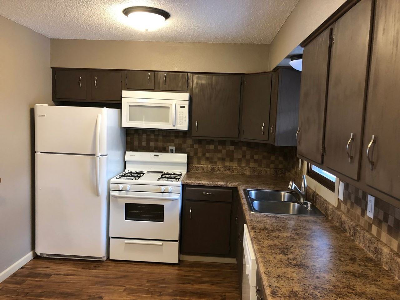 328 E 12th Ave - Photo 6 of 11