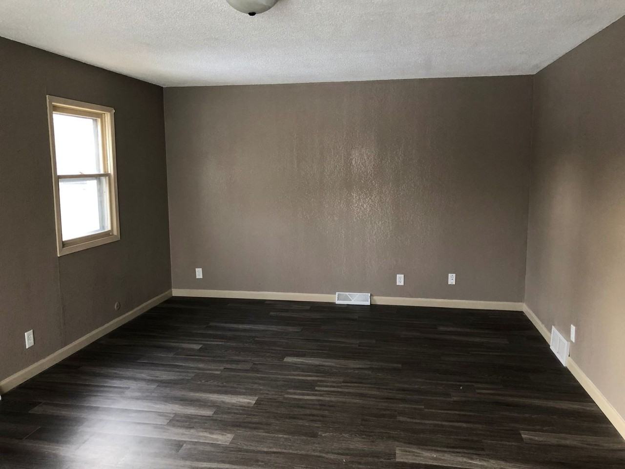 328 E 12th Ave - Photo 7 of 11