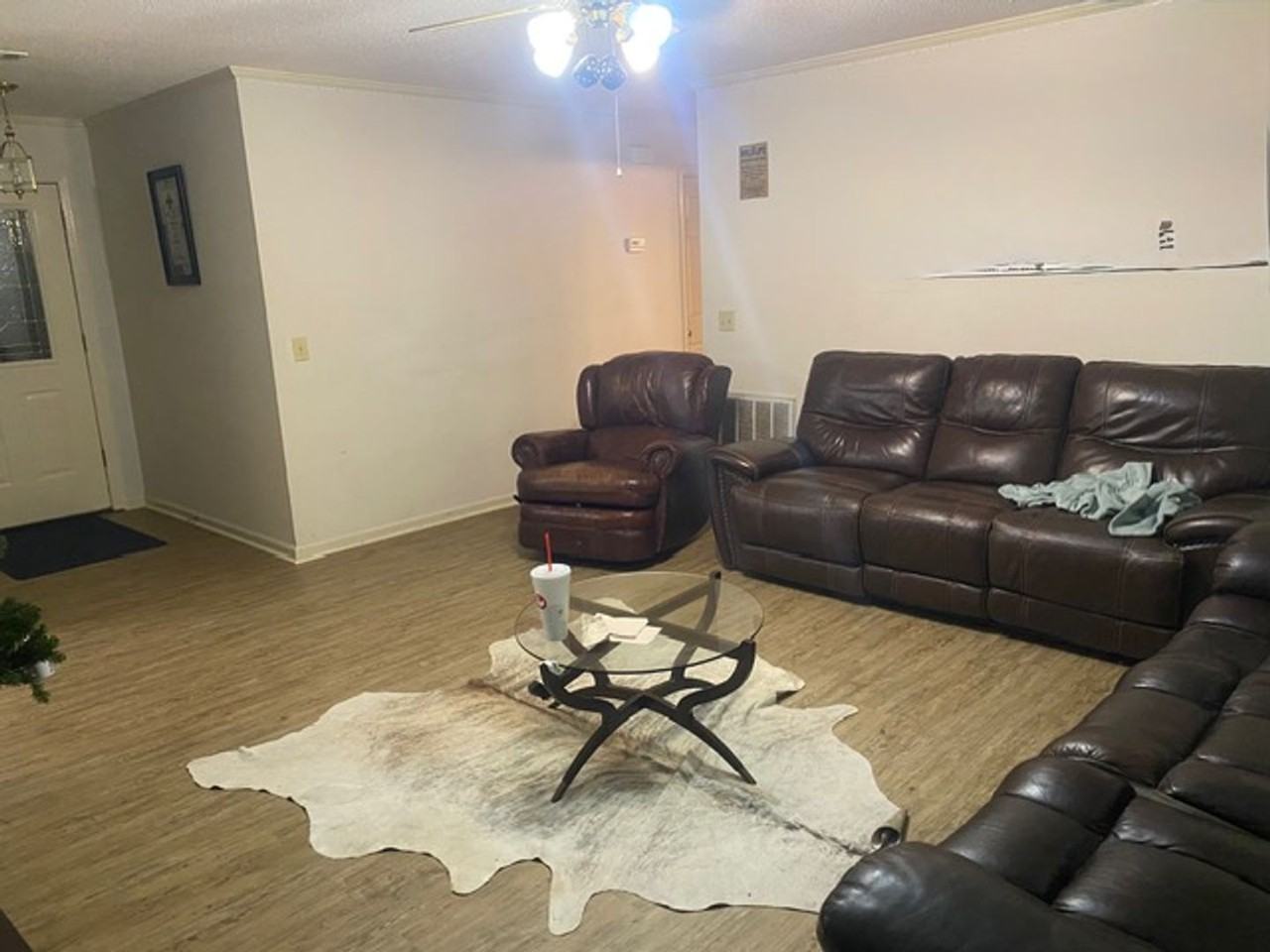 110 Botts Ave - Photo 4 of 9