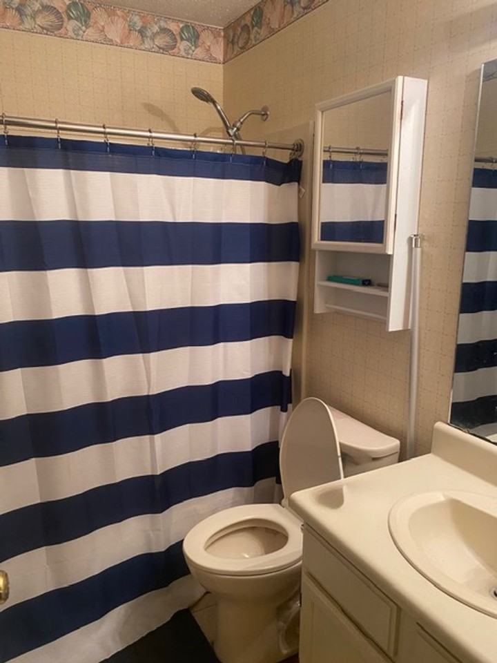 110 Botts Ave - Photo 5 of 9