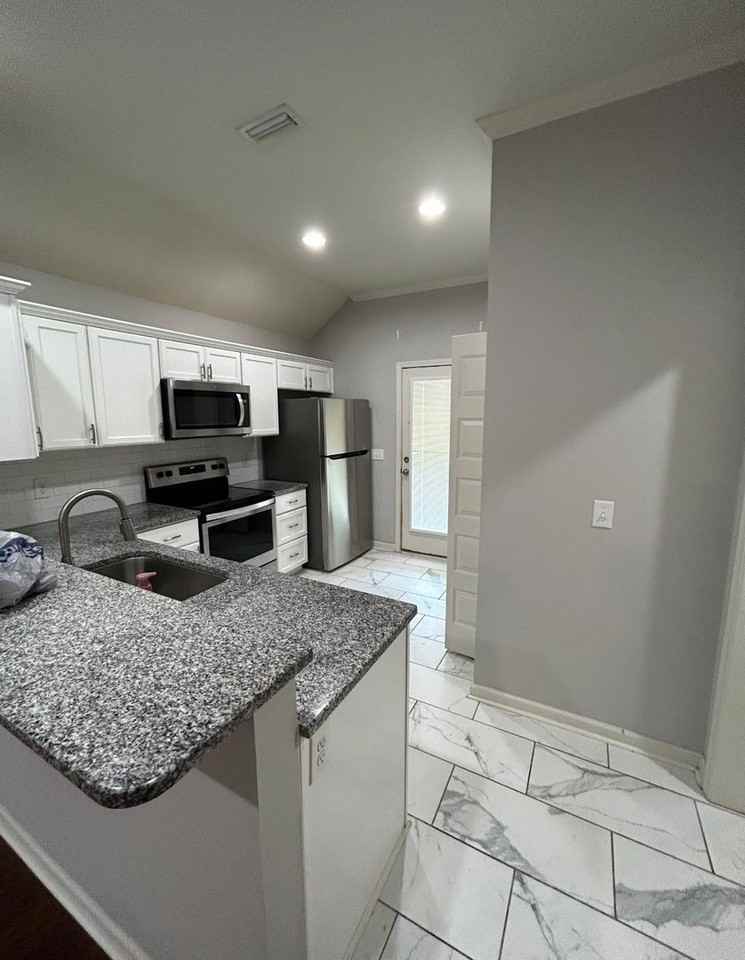 208 Martha George Hall Dr - Photo 3 of 9