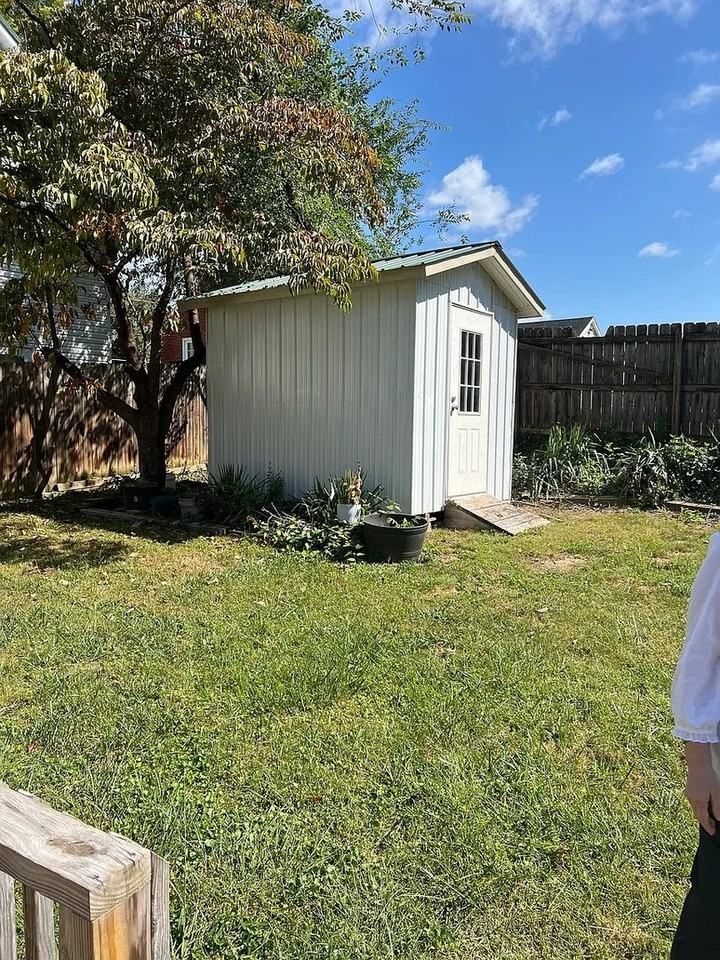 414 S Lynn Ave - Photo 2 of 19