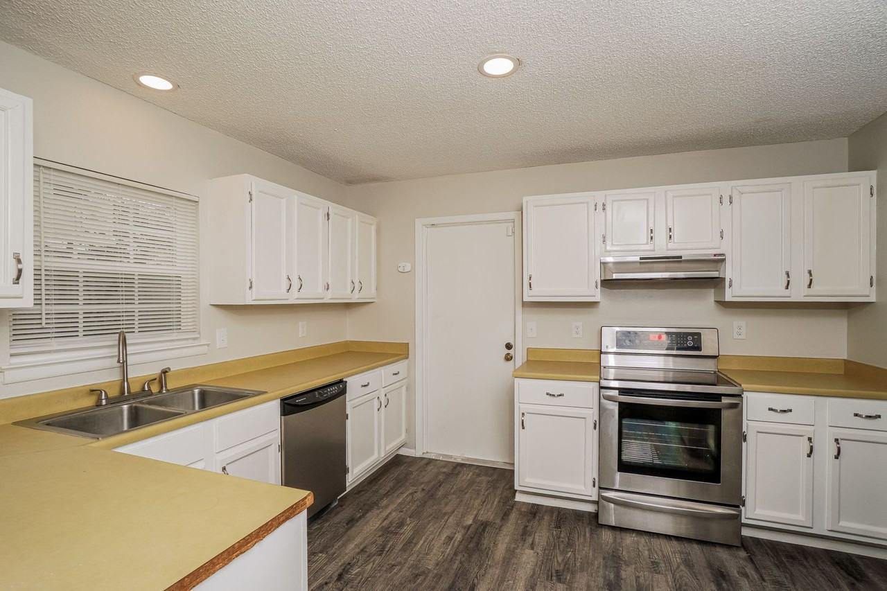 5106 Sierra Vis - Photo 7 of 17