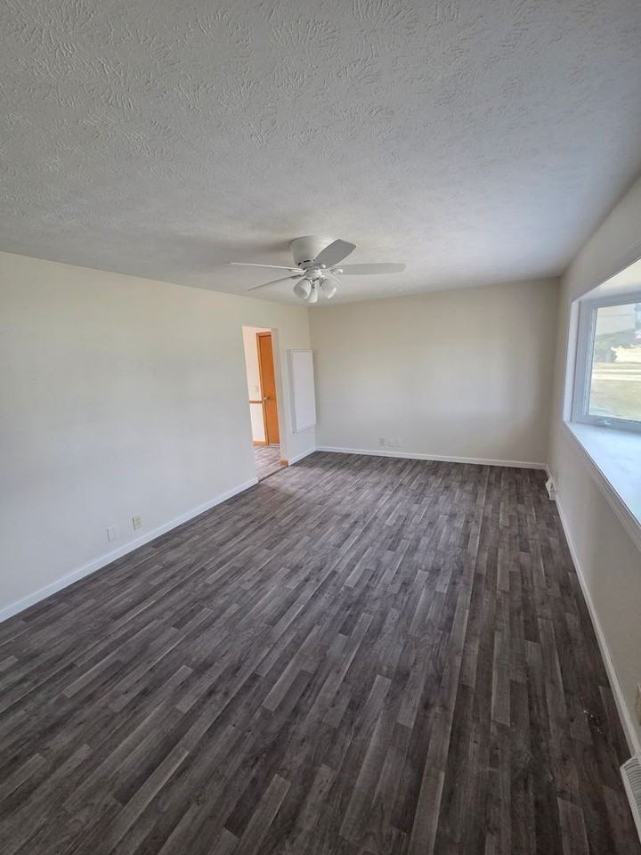 10909 Westover Rd - Photo 2 of 21