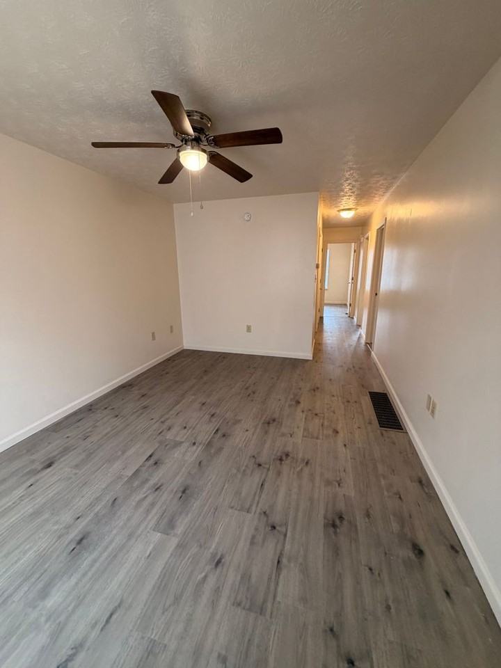 408 Darley Crk - Photo 2 of 8