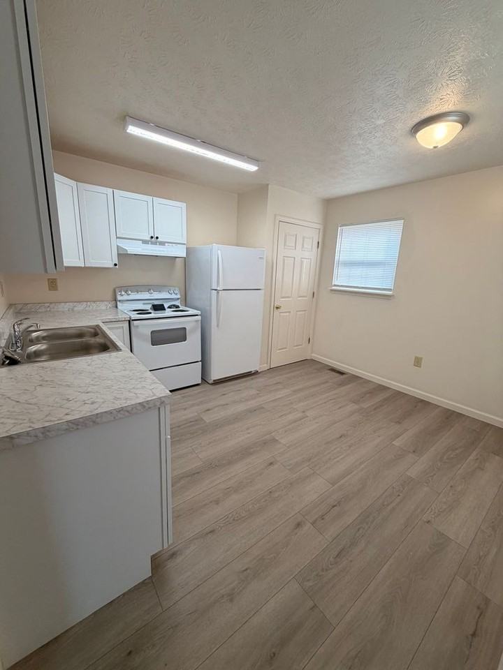 408 Darley Crk - Photo 3 of 8