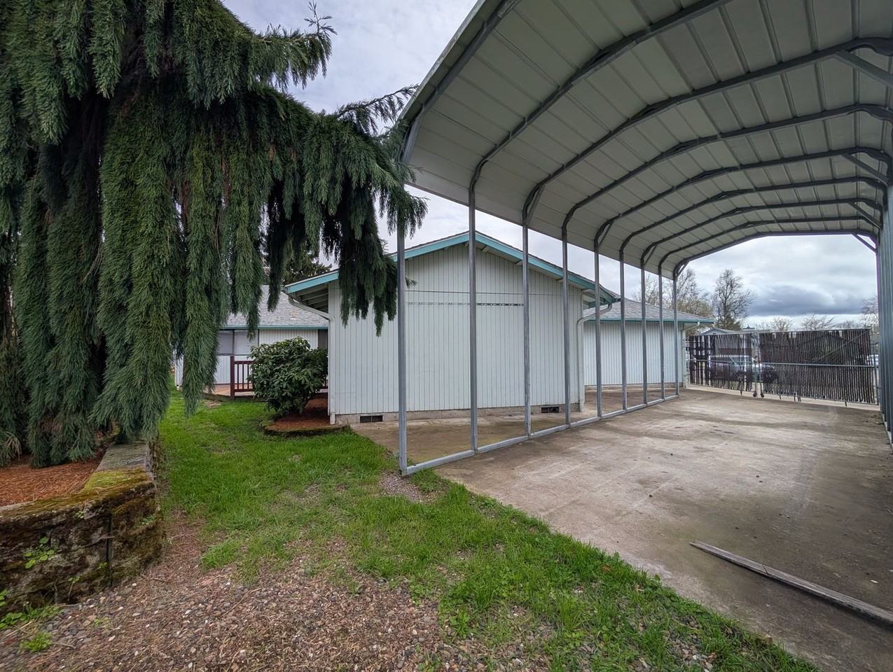 4135 Jessen Dr - Photo 5 of 30