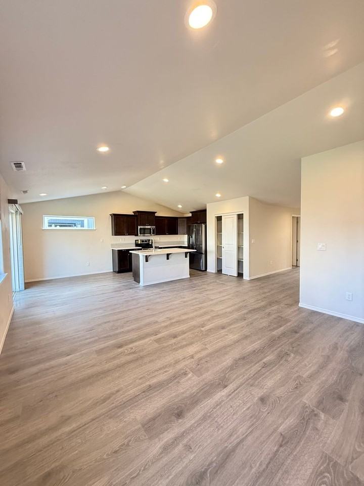 3665 Durst St - Photo 4 of 19