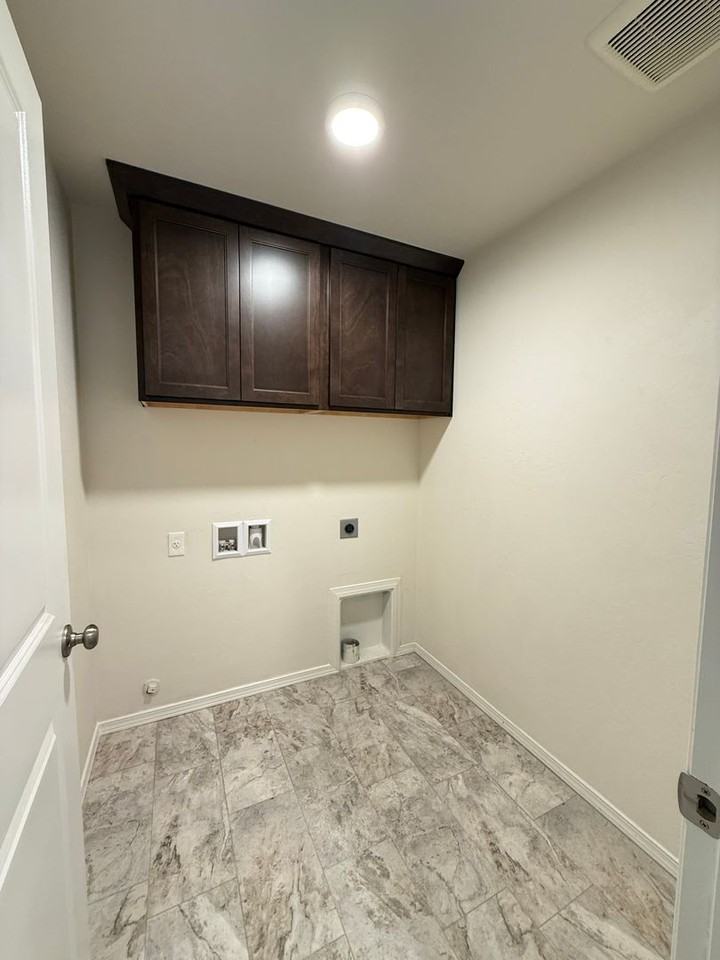 3665 Durst St - Photo 6 of 19