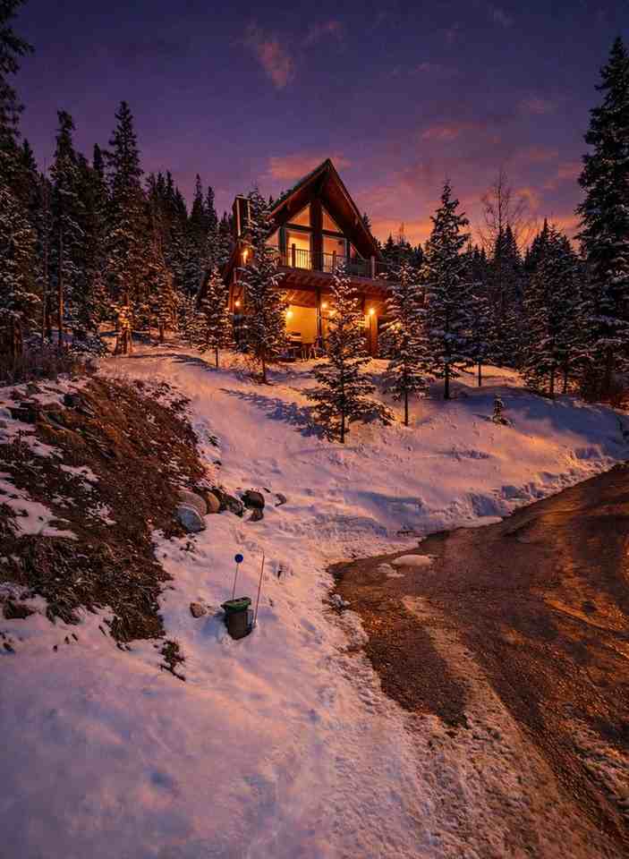 1043 Range Rd - Photo 2 of 31