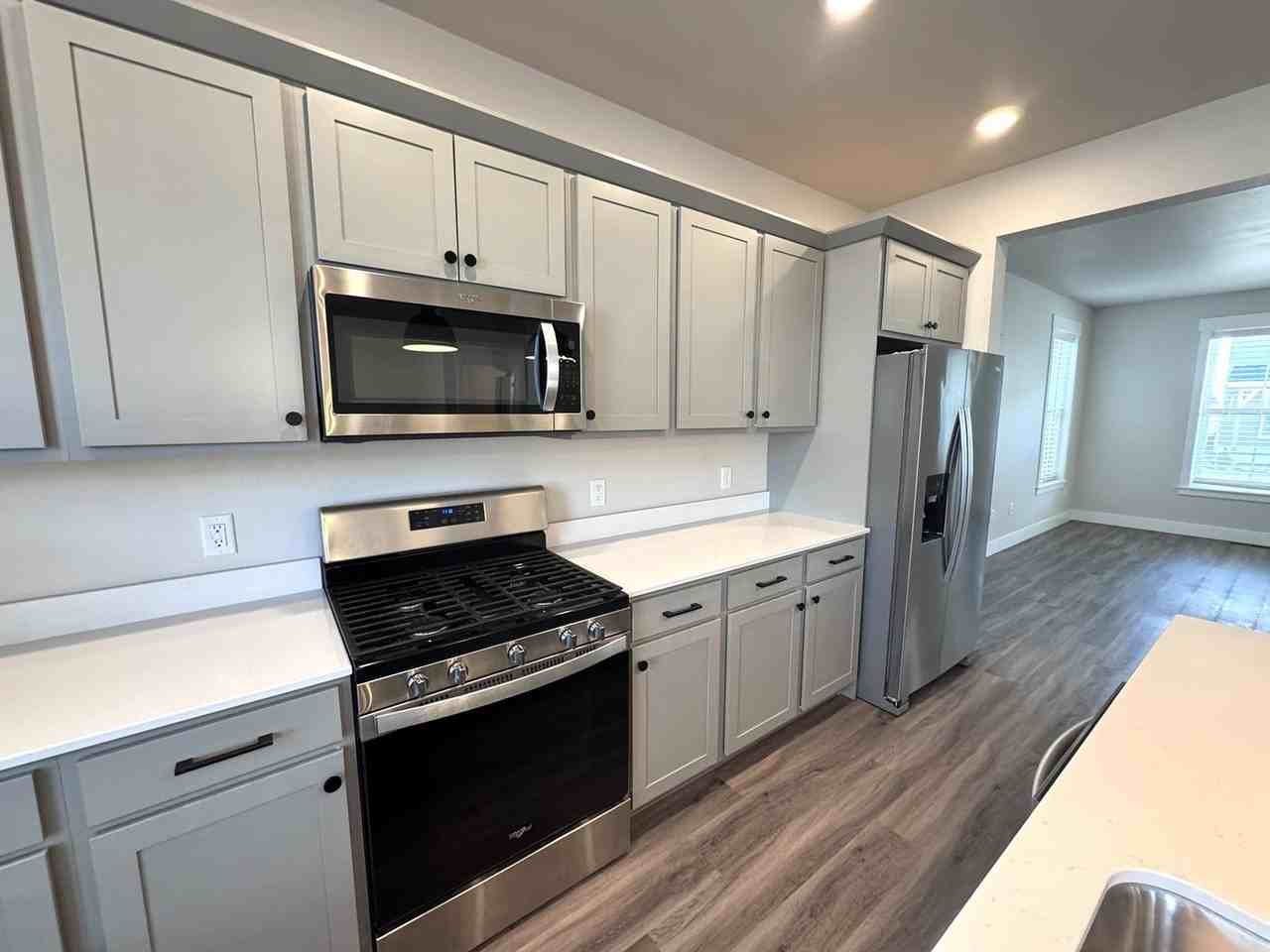 1670 St George Blvd - Photo 3 of 17