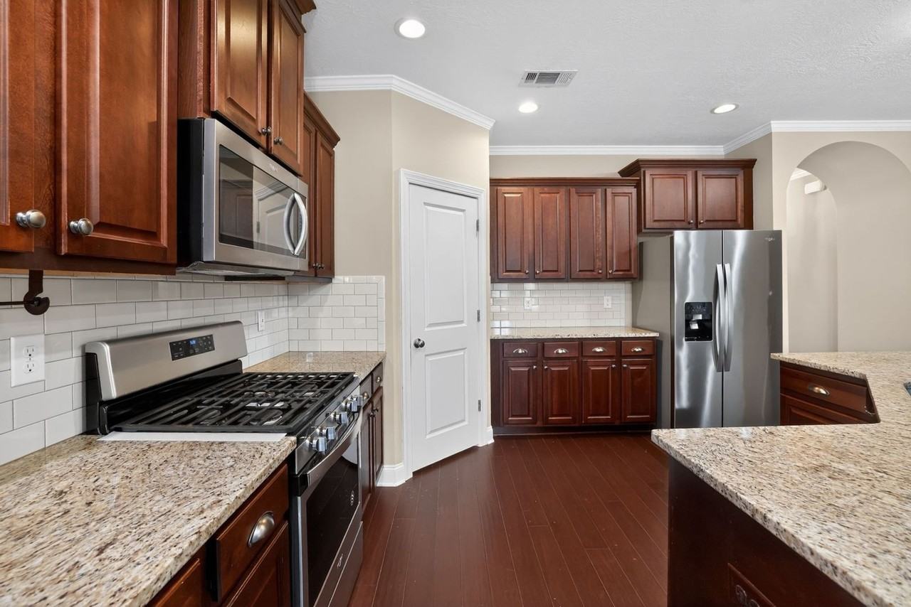 2226 Kendall Park Dr - Photo 4 of 24