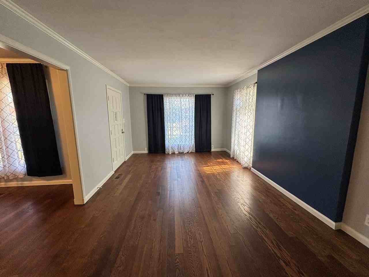 734 S Richmond Ave - Photo 2 of 21