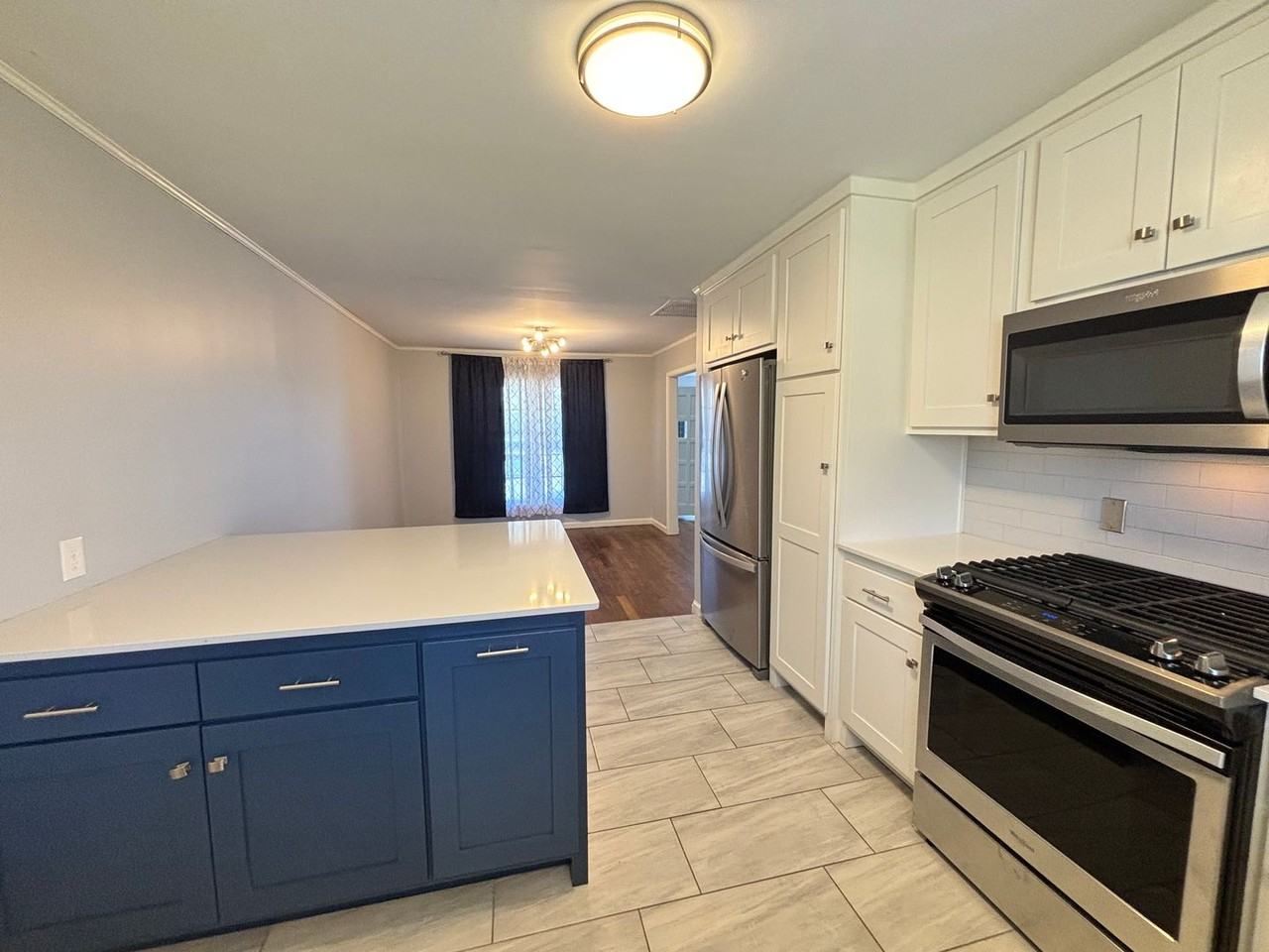 734 S Richmond Ave - Photo 7 of 21