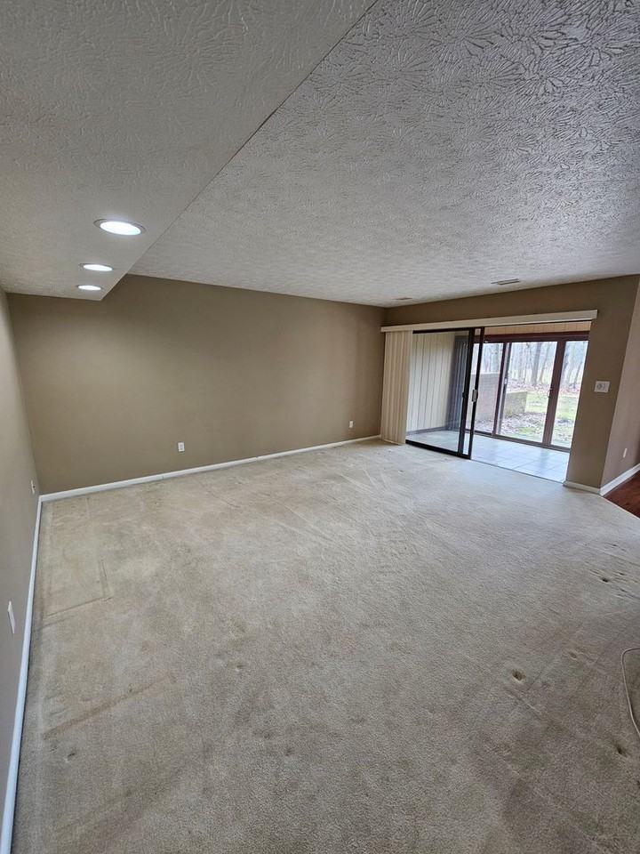 1105 Canyon View Rd - Photo 3 of 17