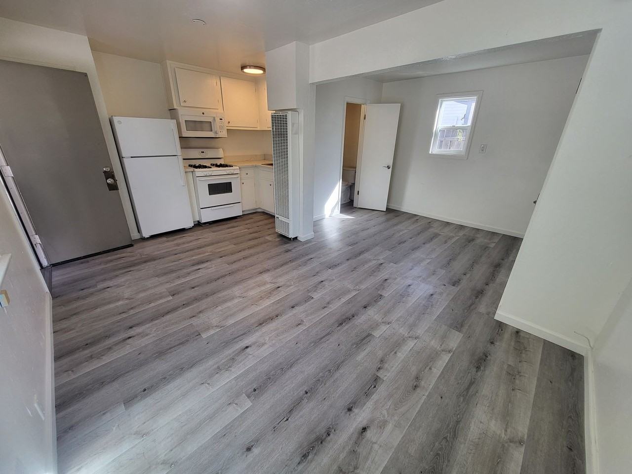 612 S Minnesota St - Photo 2 of 5