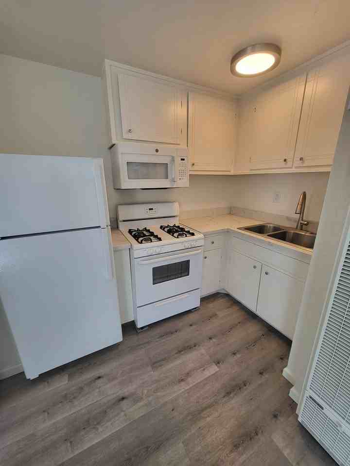 612 S Minnesota St - Photo 3 of 5