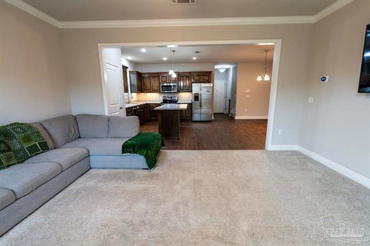 1060 Bretts Way - Photo 3 of 22