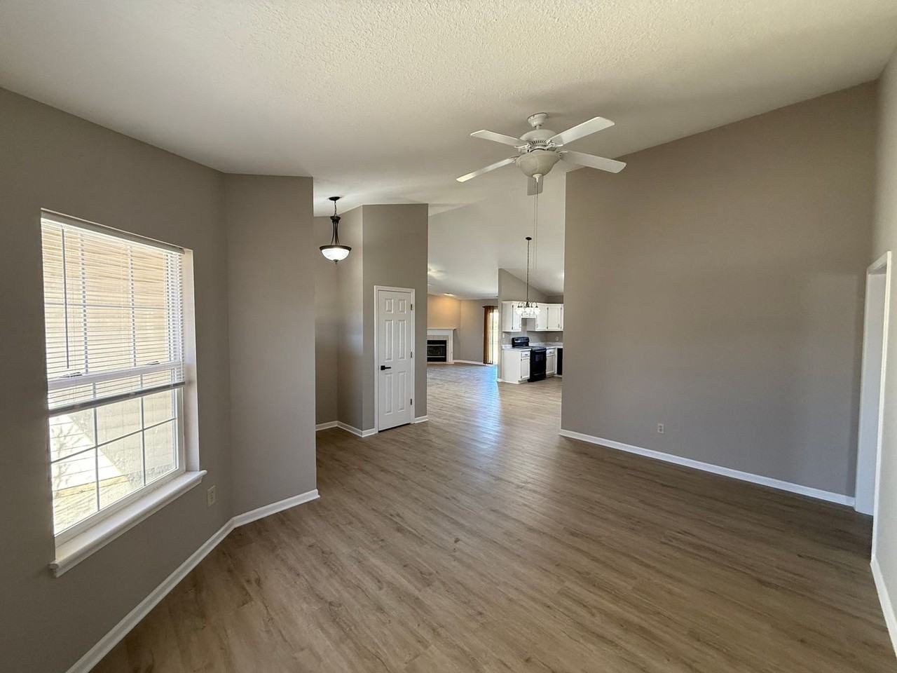 621 Mission Hill Dr - Photo 3 of 7