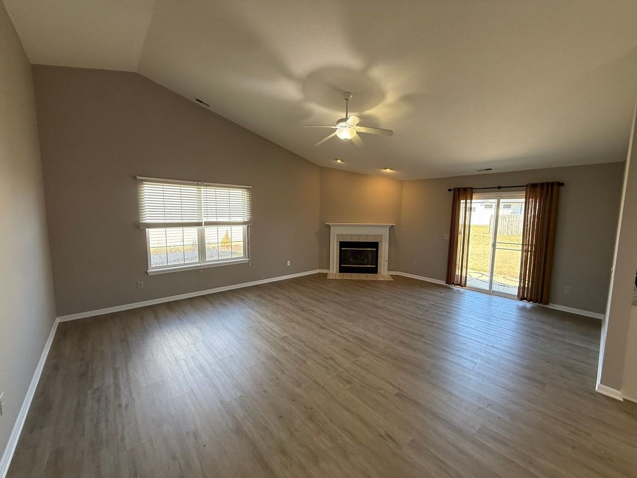 621 Mission Hill Dr - Photo 6 of 7