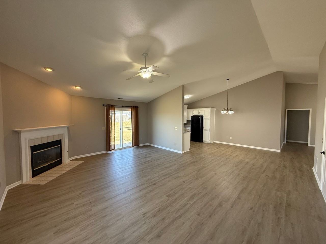 621 Mission Hill Dr - Photo 7 of 7