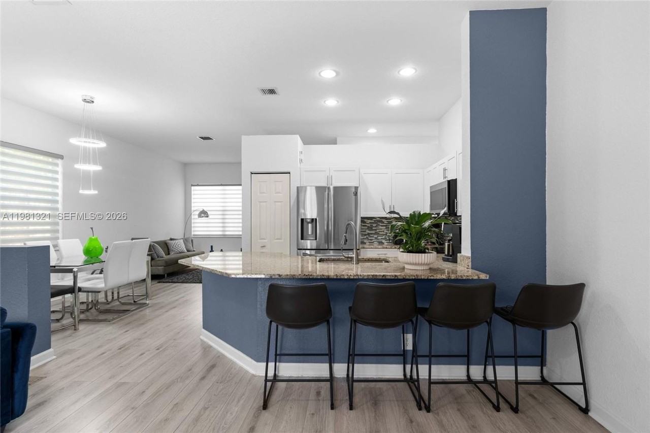 625 Bald Cypress Rd - Photo 2 of 18