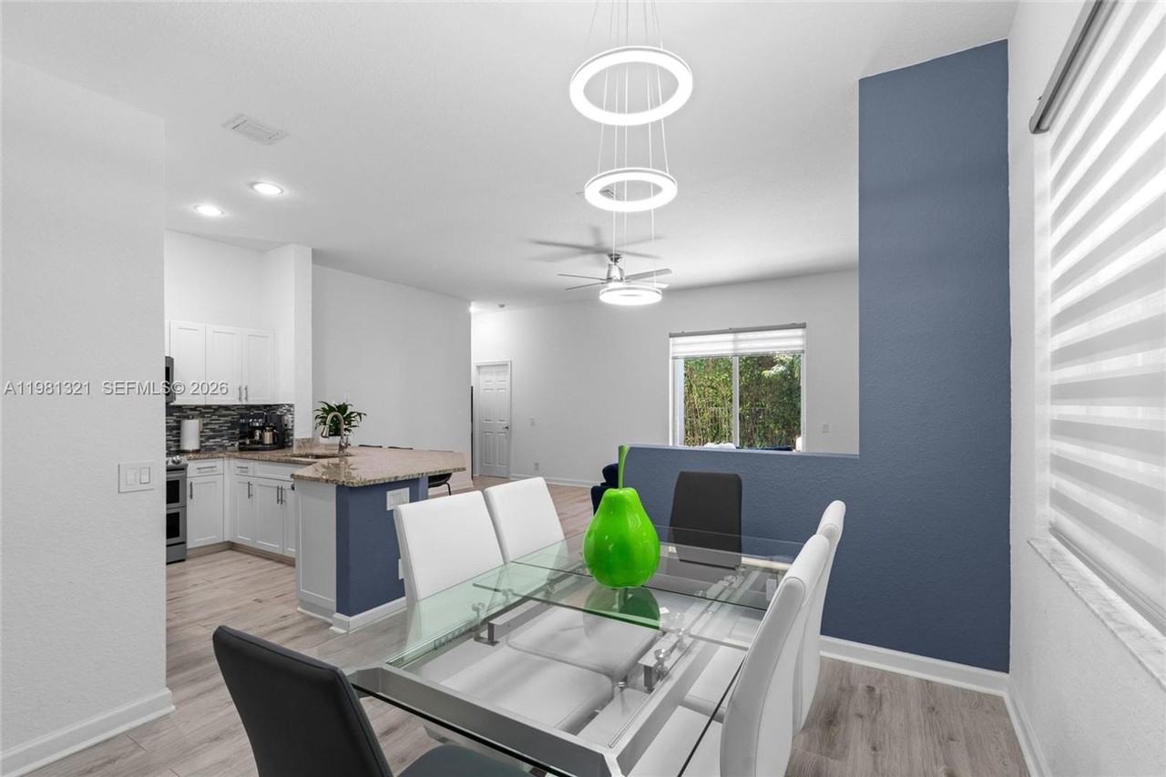 625 Bald Cypress Rd - Photo 5 of 18