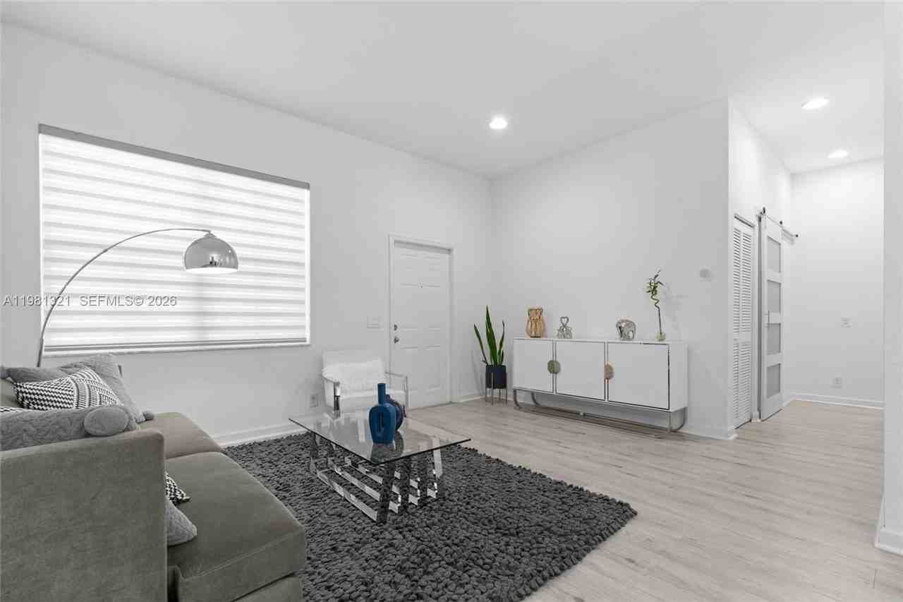 625 Bald Cypress Rd - Photo 6 of 18