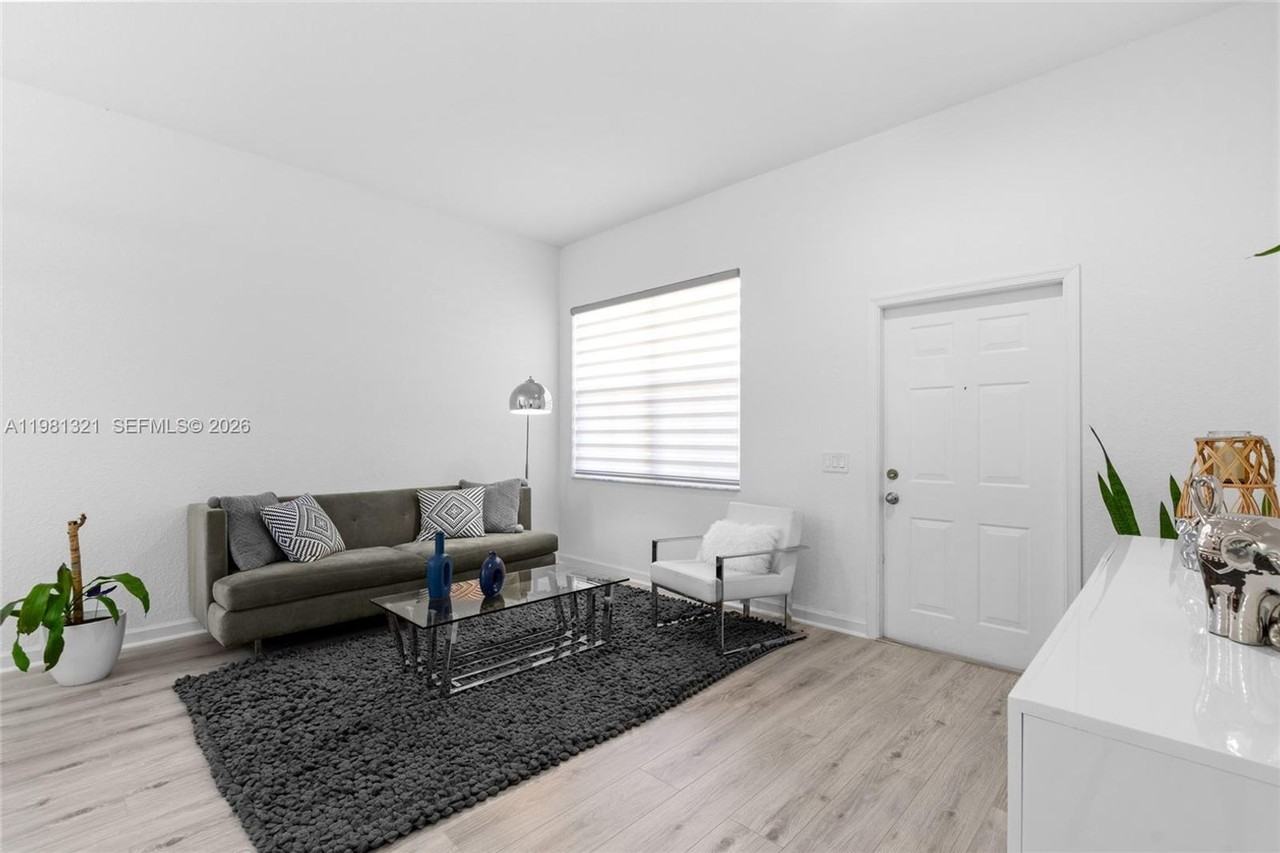 625 Bald Cypress Rd - Photo 7 of 18