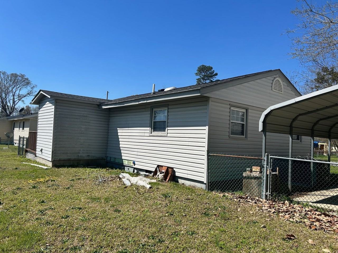 511 Grey St - Photo 3 of 13