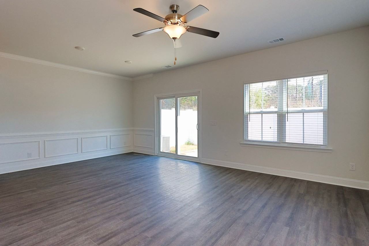 545 Governor Treutlen Cir - Photo 5 of 14