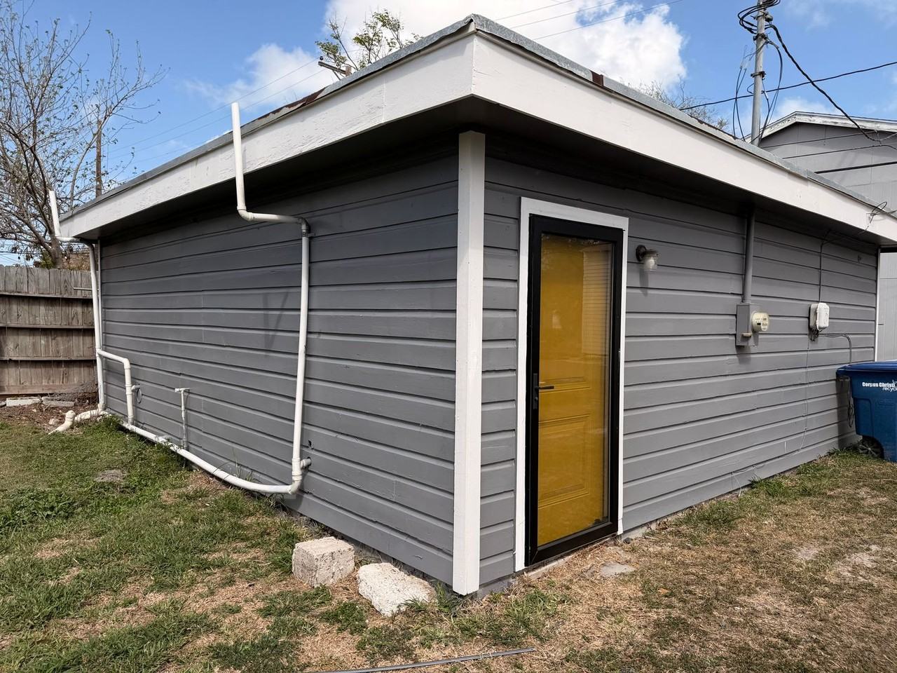 1124 2nd St - Photo 2 of 17