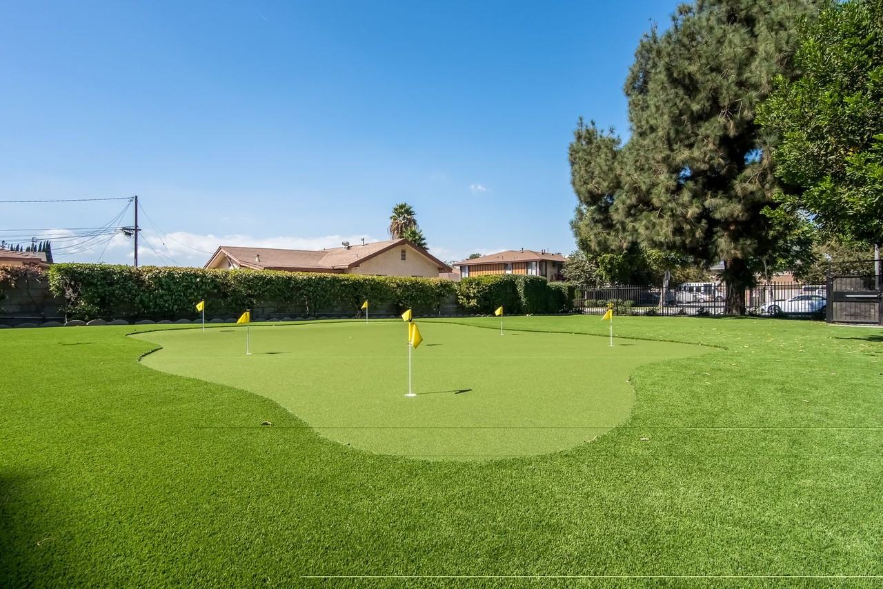 9550 Oak St - Photo 4 of 12