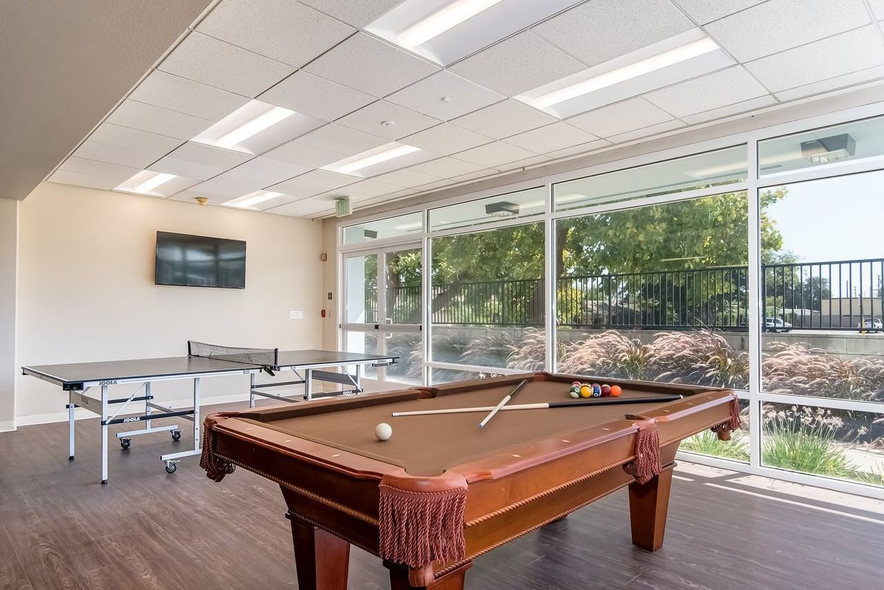 9550 Oak St - Photo 7 of 12