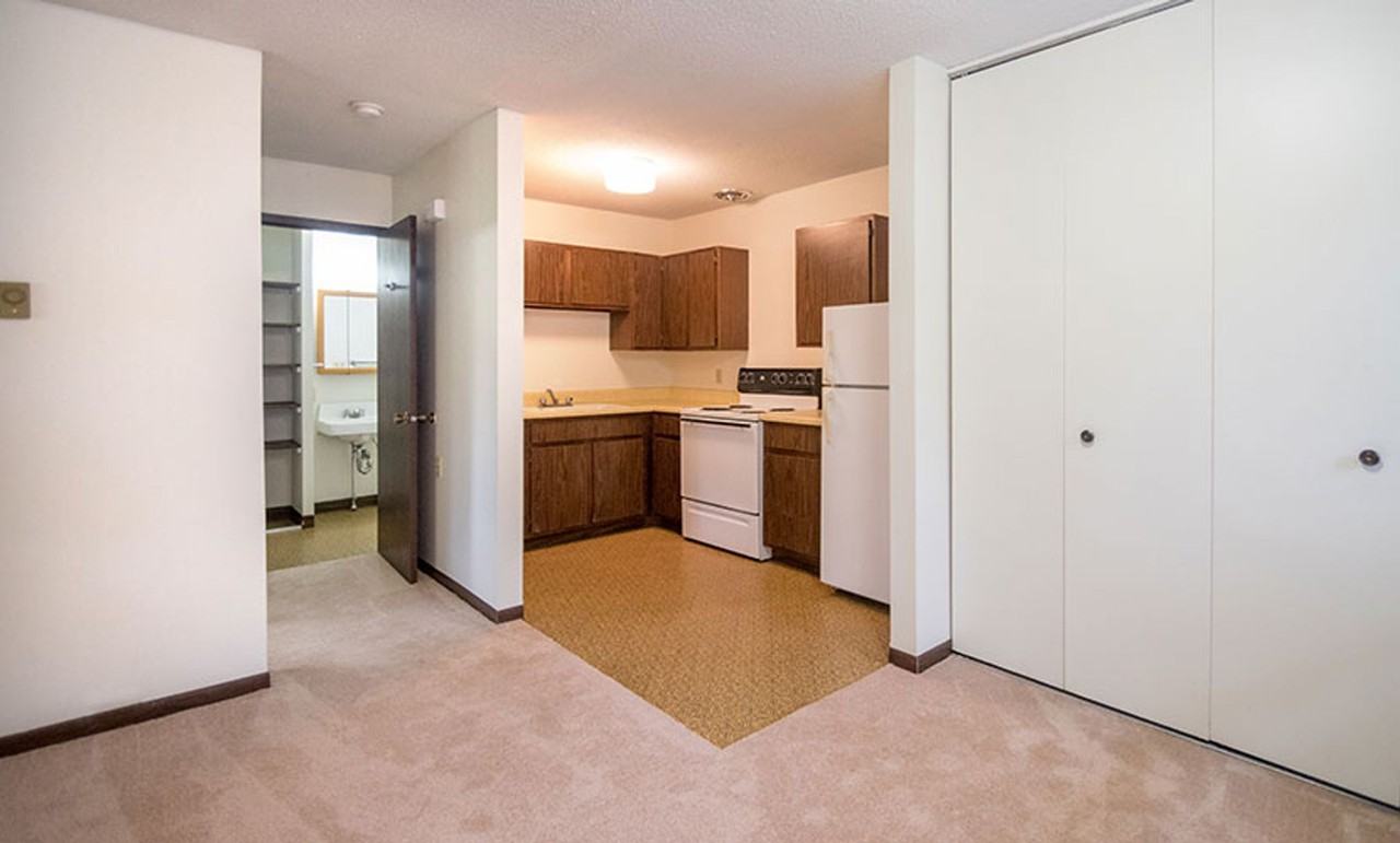 Orange Colony - Photo 4 of 8