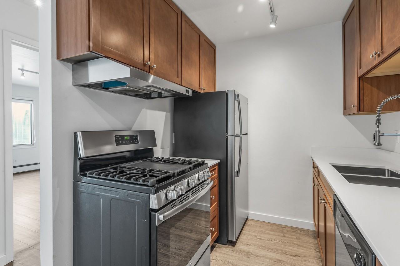 Fremont Court Apartments - Photo 2 of 7