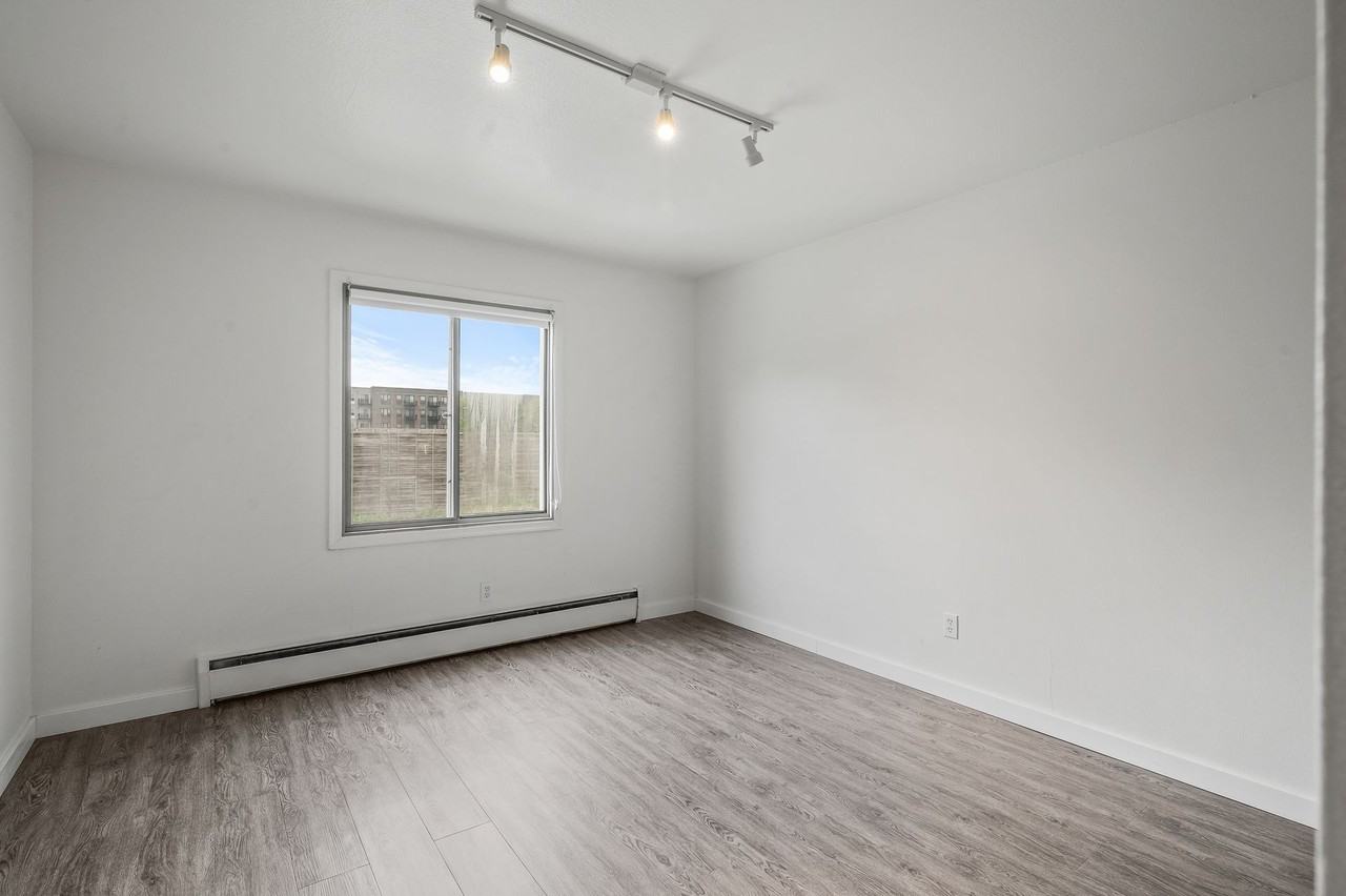 Fremont Court Apartments - Photo 3 of 7