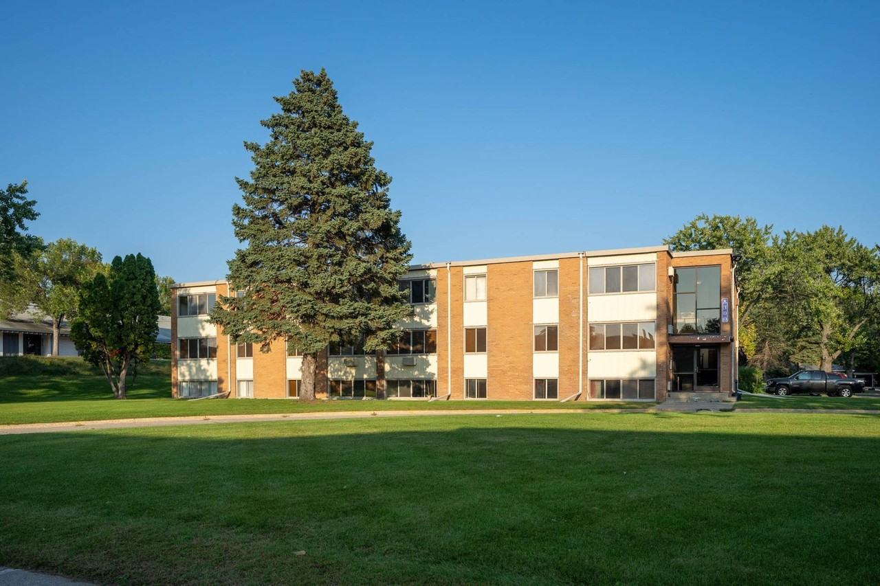 Fremont Court Apartments - Photo 6 of 6