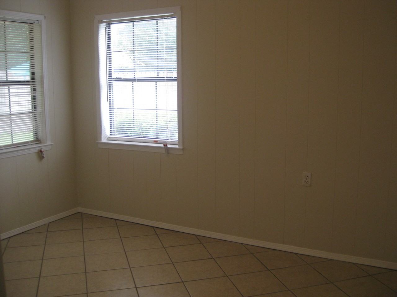 230 Beulah St - Photo 5 of 9